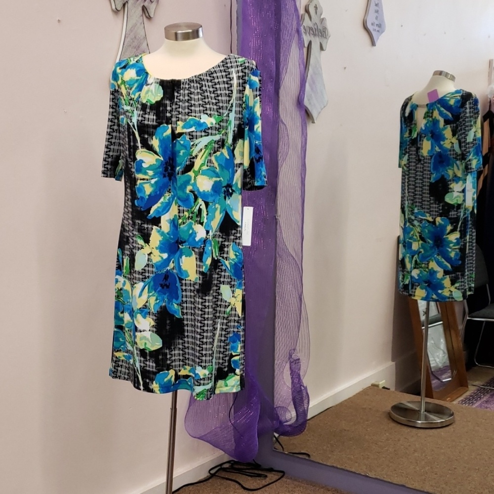 Robbie Bee Straight  Floral  Dress